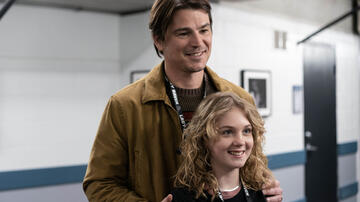 (S-D) Josh Hartnett come Cooper e Ariel Donoghue come Riley in Trap