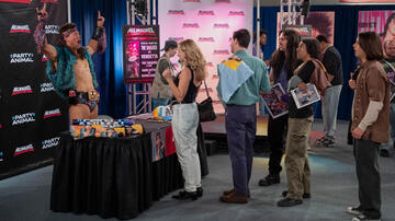 (S-D) Mike 'The Miz' Mizanin come The Party Animal, Mace Coronel come Jay in That '90S Show 3x01