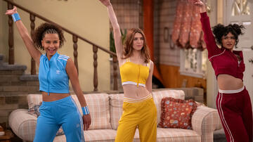 (S-D) Ashley Aufderheide come Gwen, Callie Haverda come Leia, Sam Morelos come Nikki in That '90S Show 3x03