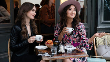 (S-D) Ashley Park come Mindy Chen e Lily Collins come Emily in Emily in Paris 1x06
