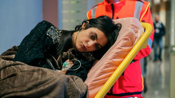 Fotinì Peluso come Nina in Tutto Chiede Salvezza 1x01