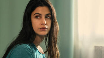 Fotinì Peluso come Nina in Tutto Chiede Salvezza 1x04