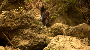 Carlacia Grant come Cleo in Outer Banks 3x01