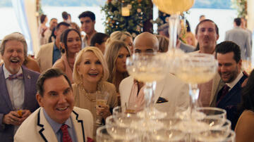 Tim Badgley come Roger Pelton in The Perfect Couple 1x01