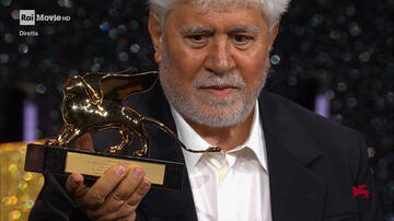 Venezia 81 - Leone d'Oro a The Room Next Door di Pedro Almodóvar (Spagna)
