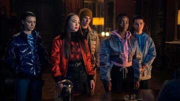 (S-D) Johnna Dias-Watson come Divina, Naomi J. Ogawa come Yoko Tanaka, Georgie Farmer come Ajax Petropolus, Joy Sunday come Bianca Barclay, Oliver Watson come Kent in Mercoledì 1x08