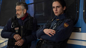 (S-D) Marco Giallini come 'Mazinga' Ivano Valenti, Valentina Bellè come Marta Sarri in ACAB 1x06 - Immagine dal set