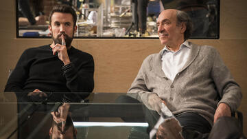 Rob McElhenney e F. Murray Abraham in Mythic Quest 1x02
