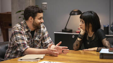 Jake Johnson e Cristin Milioti in Mythic Quest 1x05