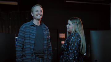 David Hornsby e Jessie Ennis in Mythic Quest 3x09