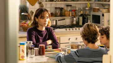 (S-D) Cristiana Dell'Anna come Maria, Jua Leo Migliore come Libero, Tommaso Guidi come Ercole in Storia della mia famiglia 1x01