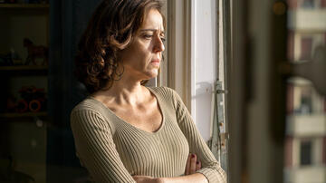 Vanessa Scalera come Lucia in Storia della mia famiglia 1x06