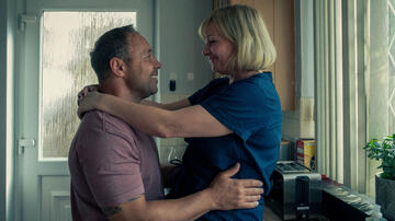 (S-D) Stephen Graham come Eddie Miller, Christine Tremarco come Manda Miller, in Adolescence 1x04