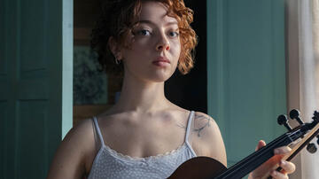 Carmela Rivero come Martina in Atrapados 1x01