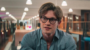 Damian Hardung in Come vendere droga online (in fretta) 4x05 - Immagine dal set