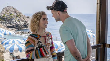 Haley Lu Richardson, Leo Woodall in The White Lotus 2x04