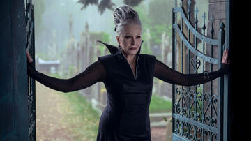 Joanna Lumley come Grandmama in Mercoledì 2x04