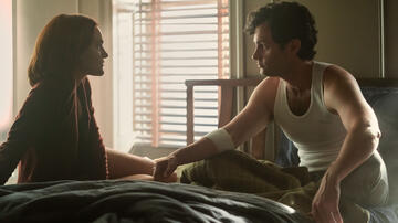 (S-D) Madeline Brewer come Bronte, Penn Badgley come Joe Goldberg in You 5x09