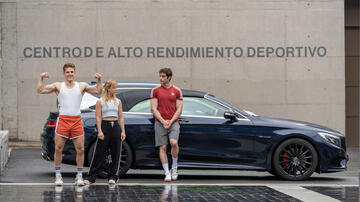 Nuno Gallego come Cristian Delallave, Clara Galle come Amaia Olaberria, Agustin Della Corte come Roque Pérez in Olympo 1x04