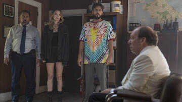 (S-D) Felix Solis come Jose, Meghann Fahy come Devon, Josh Segarra come Raymond, Bill Camp come Bruce in Sirens 1x05