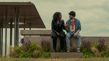 (S-D) Kirby Howell-Baptiste come Death, Colin Morgan come Sexton Furnival in The Sandman 2x12