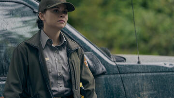 Lily Santiago come Naya Vasquez in Untamed 1x01