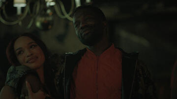 (S-D) Cleopatra Coleman come Estelle, Sope Dirisu come Wes in Black Rabbit 1x01