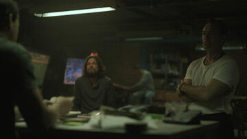 (S-D) Jason Bateman come Vince, Jude Law come Jake in Black Rabbit 1x03