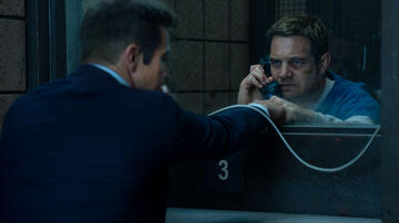 (S-D) Jeremy Renner come Mike McLusky e Taylor Handley come Kyle McLusky in Mayor of Kingstown 4x05