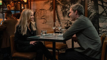 Reese Witherspoon e Mark Duplass in The Morning Show 4x02