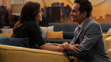 Ashley Reyes e Nestor Carbonell in The Morning Show 4x04