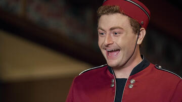 Owen Daniels (Ragazzo AI) in Upload 3x05