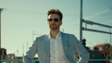 Chris Evans in Honey Don't!, scena da trailer