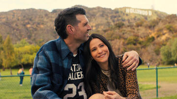 (S-D) Timothy Simons o Sasha, Jackie Tohn o Esther in Nobody Wants This 2x02