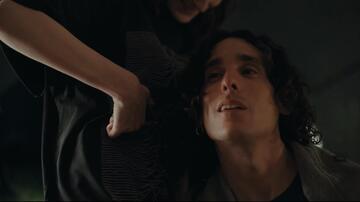 Breve storia d'amore, scena da Clip Taglio di Capelli