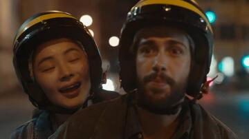 La città proibita di Gabriele Mainetti, scena da Clip 'Vespa'