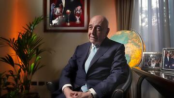 Milan 1994, più che una squadra, scena da Clip 'L'arrivo di Desailly'