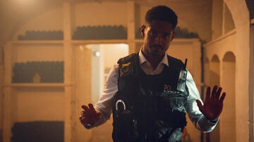 Alfred Enoch in Fuga 1x08