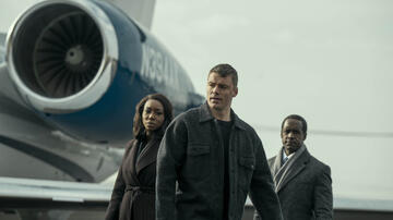 (S-D) Amanda Warren come Catherine Weaver, Gabriel Basso come Peter Sutherland, Albert Jones come Deputy Director Aiden Mosley in The Night Agent 3x02