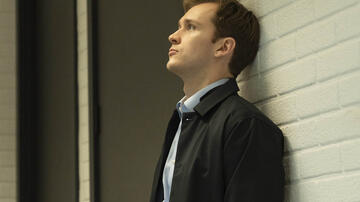 Harry Lawtey in Industry 3x02