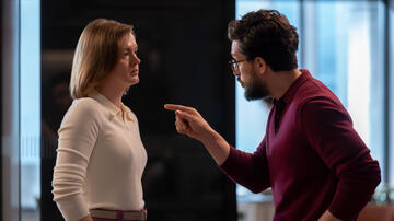 Amy James-Kelly, Kit Harington in Industry 4x03