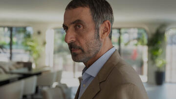 Shaun Toub in Tehran 2x04