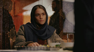 Niv Sultan in Tehran 3x02