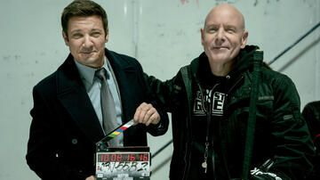Jeremy Renner come Mike McClusky e Hugh Dillon come Ian Ferguson sul set di Mayor of Kingstown 5x01