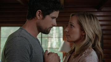 (S-D) Benjamin Hollingsworth come Brady, Zibby Allen come Brie in Virgin River 4x04