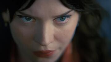 Companion con Sophie Thatcher e Jack Quaid, scena da Teaser Trailer