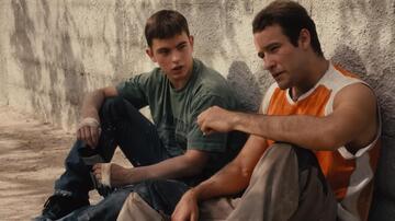 Enzo con Pierfrancesco Favino, scena da Trailer