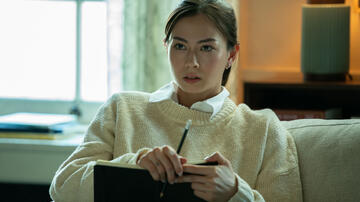 Lauren Tsai in Rooster 1x10