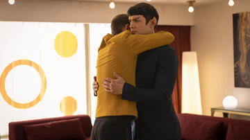 (S-D) Paul Wesley come James T. Kirk e Ethan Peck come Spock in Star Trek: Strange New Worlds 4x02