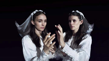 Kate e Rooney Mara in Bucking Fastard di Werner Herzog
